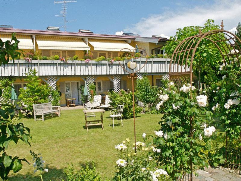 Landhotel Herzberger garni Zimmer&Ferienwohnungen Scheidegg Exterior foto
